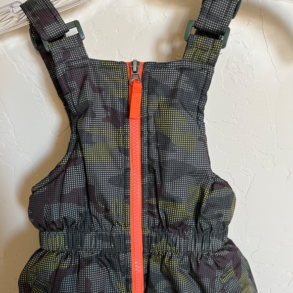 Snow/Ski Bib Fatigue Print Overalls Size: 24 month - Picture 1 of 5